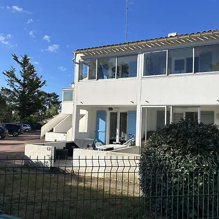 T2 A 1200m De La Avec Balcon, Parking Prive Et Menage Inclus A - Fr-1-224c-312 *